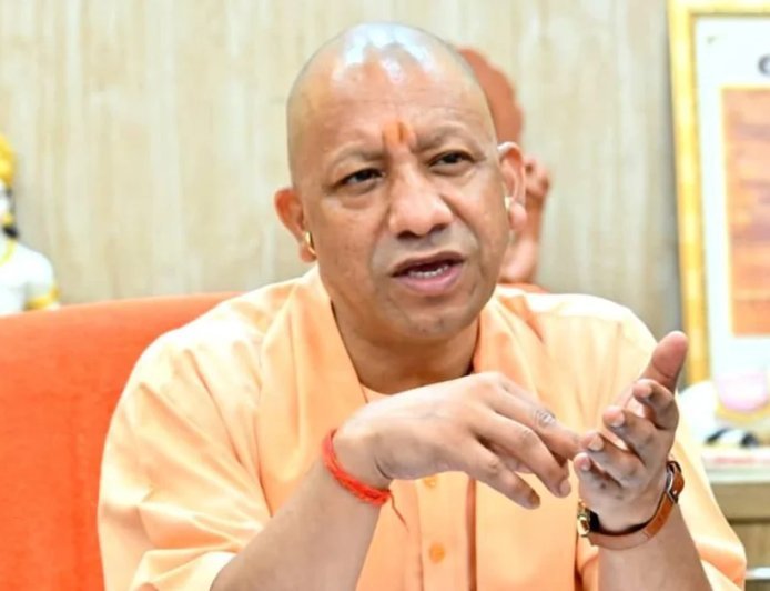 काशी की सनातन परंपरा, गंगा आराधना और लोक आस्था का अद्वितीय संगम है देव दीपावली : योगी आदित्यनाथ