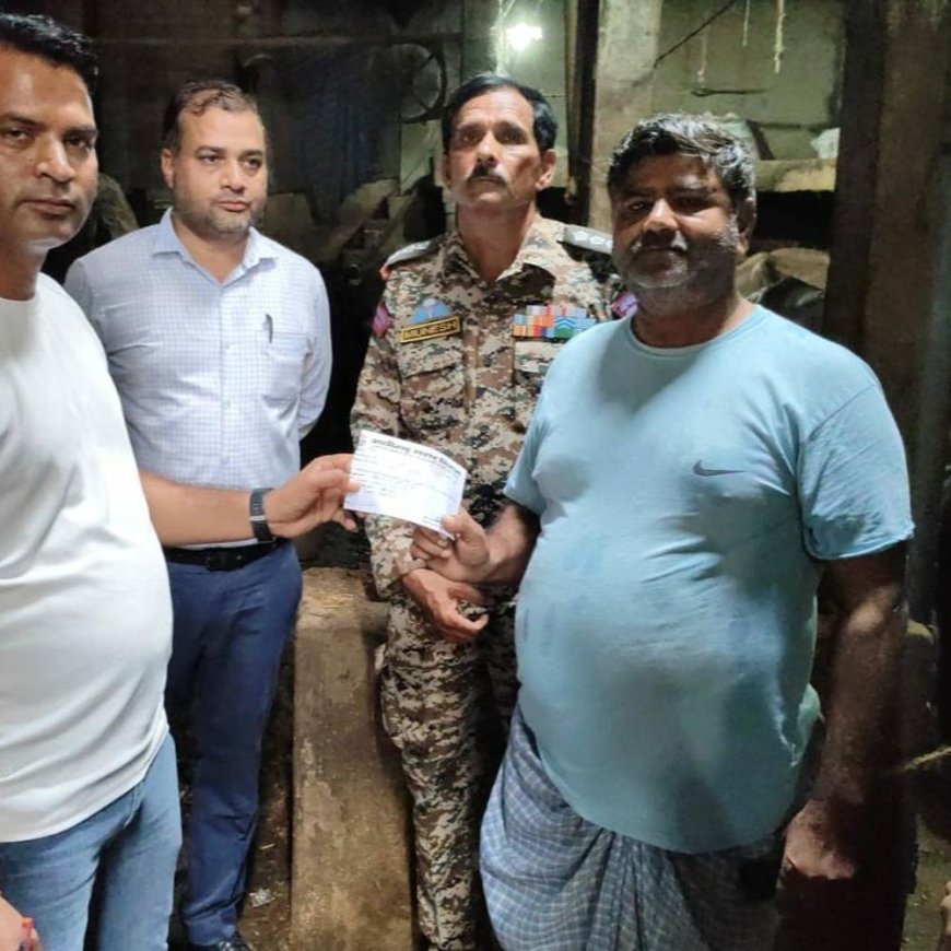 डेयरी संचालकों से वसूला 63 हजार जुर्माना:अलीगढ़ में नगर निगम लगातार कर रहा कार्रवाई, देर शाम को निकली अधिकारियों की टीम