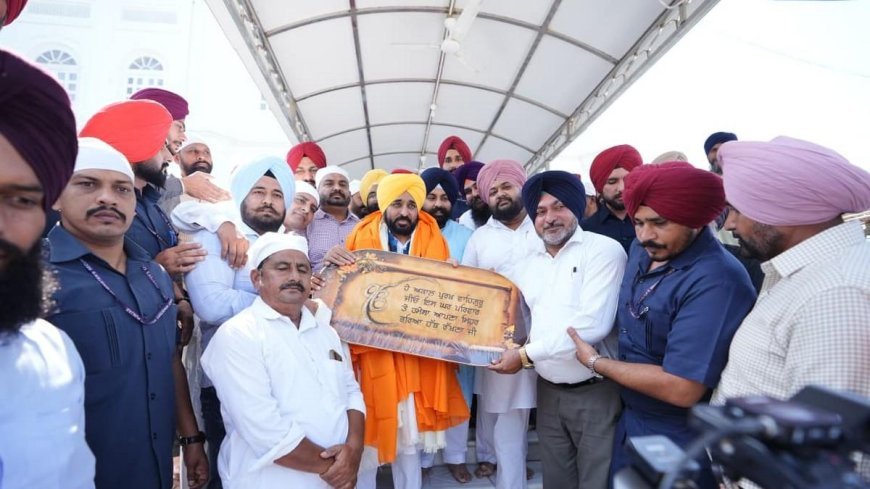 पंजाब के मुख्यमंत्री भगवंत सिंह मान ने आनंदपुर साहिब में हेरिटेज स्ट्रीट की नींव का पत्थर रखा