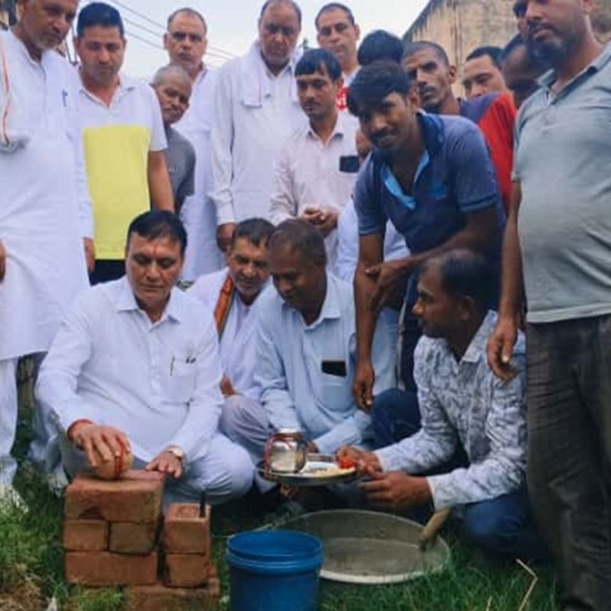 बहादुरगढ़ में अंबेडकर भवन निर्माण कार्य का हुआ शुभारंभ:खेड़ी जसौर गांव में बनेगा, 11 लाख आएगी लागत, MLA ने फोड़ा नारियल