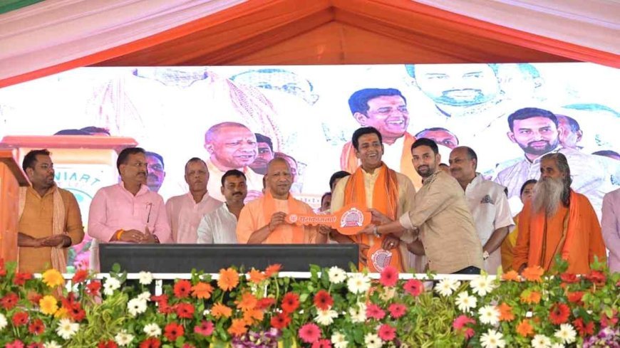 गरीबों का दिवाली से पहले घर का सपना साकार, योगी ने सौंपी 160 परिवारों को चाबियां