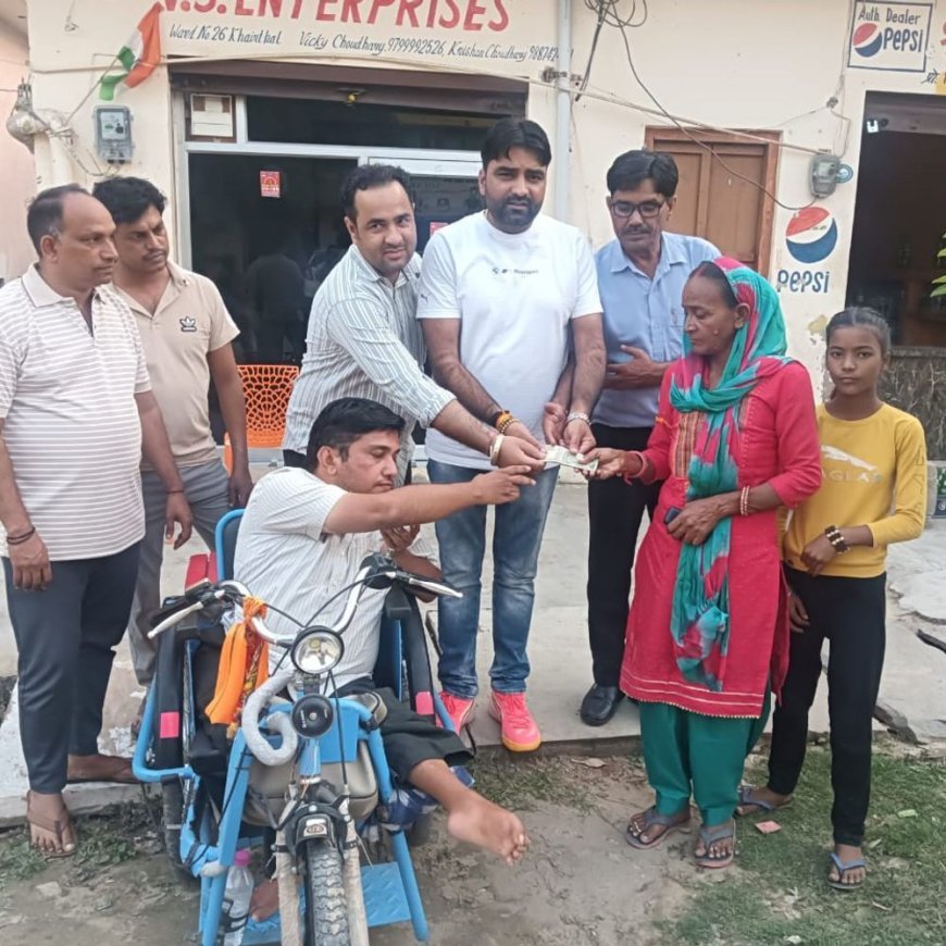 खैरथल में बेटियों की शादी के लिए दी आर्थिक मदद:सामाजिक सहयोग रोटी बैंक ने सौंपी रकम, भामाशाहों से आगे आने की अपील