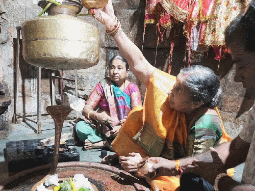 यशोदा बेन पहुंची बिजौलिया,शिव मंदिर के दर्शन किए:अखिल भारतीय तेली महासभा ने किया स्वागत, दो दिवसीय राष्ट्रीय अधिवेशन में लेंगी हिस्सा