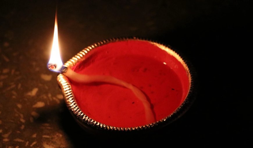 धनतेरस 2025 का महाउपाय: यमदीप में ये चीजें डालें, आर्थिक तंगी से मिलेगी मुक्ति!