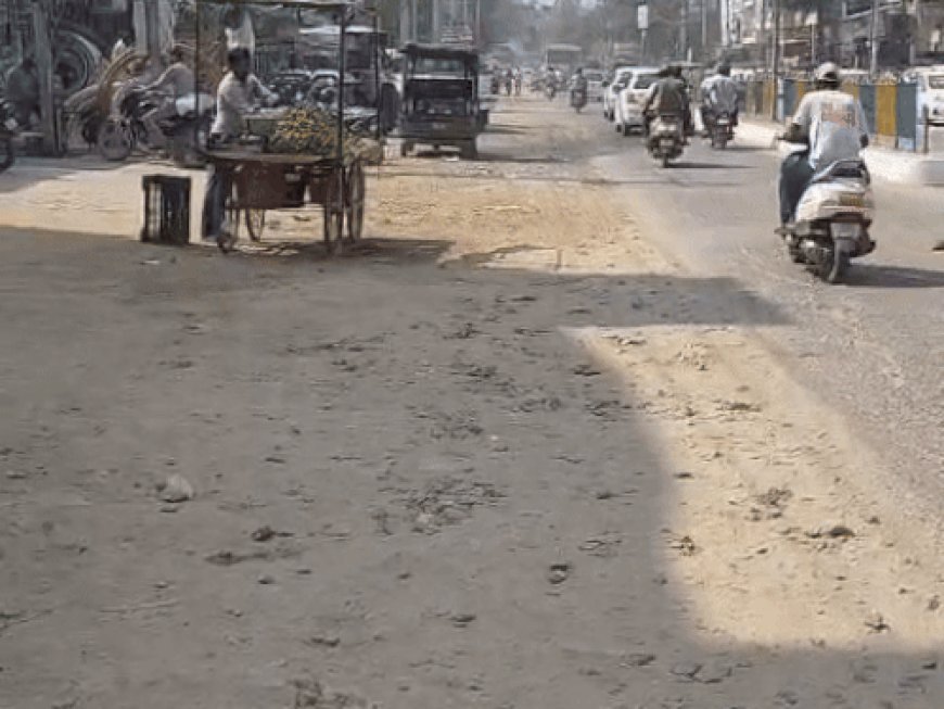 सिरसा में सड़कों की हालत खस्ता, प्रोजेक्ट अटकें:​​​​​​​MLA ने चीफ इंजिनियर से की बात, बोले-अफसरों ने सिस्टम बना रखा, काम नहीं