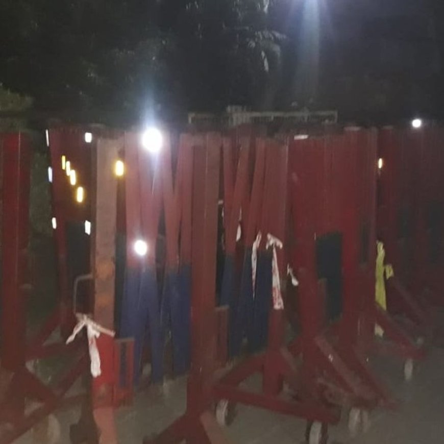 मेरठ सेंट्रल मार्केट में आज चलेगा बुलडोजर:ढहाया जाएगा अवैध कांप्लेक्स, दुकानों से रातभर सामान समेटते रहे दुकानदार