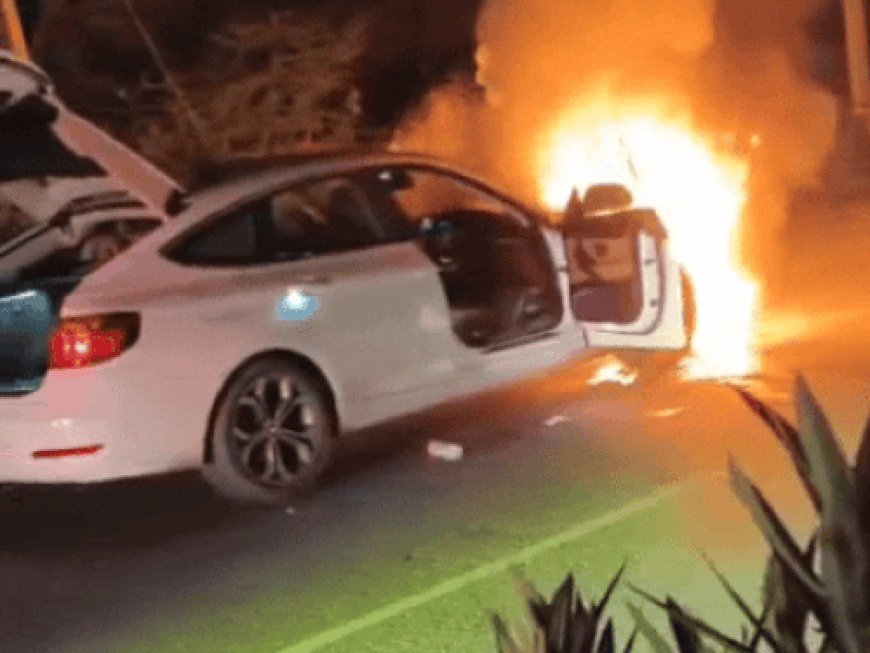 सीकर में BMW गाड़ी बनी आग का गोला:आग लगती देख गाड़ी में सवार 6 लोग नीचे उतरे,हरियाणा से जयपुर जा रहे थे