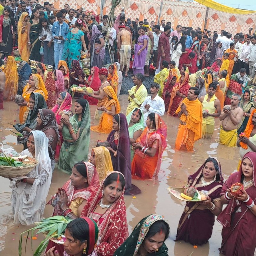 समालखा में छठ पूजा पर डूबते सूर्य को दिया अर्घ्य:सूर्य नारायण मंदिर में भीड़ उमड़ी, पानी में खड़े होकर की पूजा अर्चना