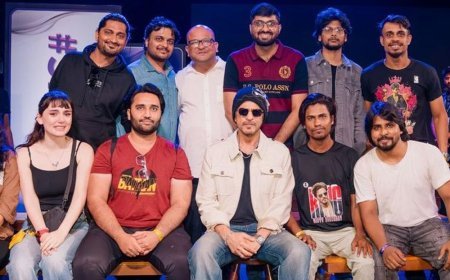 शाहरुख खान से मिले जयपुर के चार फैंस:जयपुर चैप्टर के जरिए जोड़ रहे राजस्थान का फैन नेटवर्क