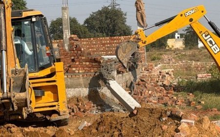 गुरुग्राम में अवैध कॉलोनियों पर चला बुलडोजर:14 एकड़ में काटी गई, DTP ने 22 डीपीसी और तीन निर्माणाधीन इमारतें ध्वस्त की