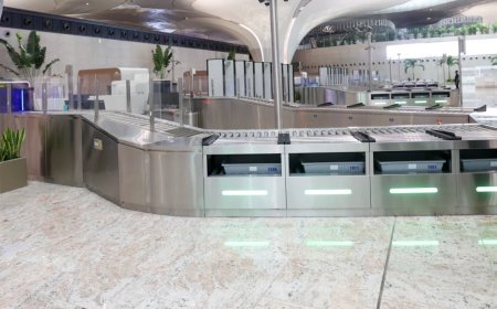 पहले तकनीकी खराबी, फिर 'मानवीय भूल'! मुंबई एयरपोर्ट की एडवाइजरी पर बड़ा विवाद