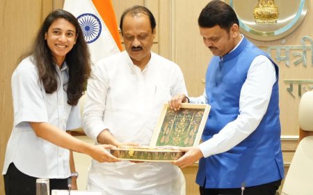 महिला विश्व कप विजेता बेटियों का महाराष्ट्र में सम्मान, CM फडणवीस बोले- भारत ने बदला इतिहास