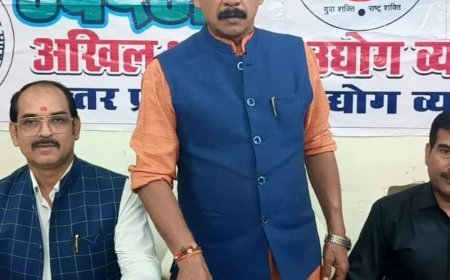 लखनऊ में अखिल भारतीय उद्योग व्यापार मंडल की बैठक:10 नवंबर को मनाया जाएगा स्वदेशी संकल्प दिवस , गांधी प्रतिमा पर व्यापारी लेंगे संकल्प