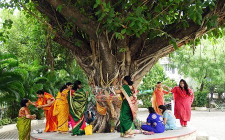 बरगद में एक लोटा जल! बदल देगा आपकी किस्मत, मिलेंगे ये 5 बड़े लाभ।