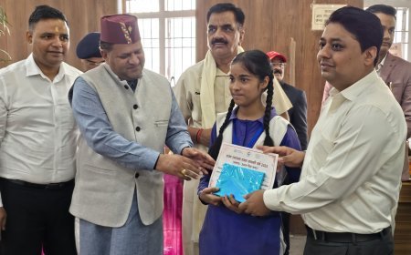 राज्य स्थापना रजत जयंती दिवस के अवसर पर राज्य आन्दोलनकारियों को सम्मानित किया गया