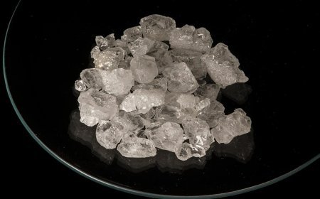 Fitkari Upay: फिटकरी से जुड़े ये आसान उपाय करने से घर आती है बरकत, धन-दौलत की नहीं होगी कमी