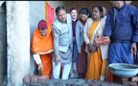 महापौर ने किया गोल्ज्यू मंदिर में सामुदायिक भवन का शिलान्यास