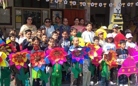 गोरखपुर के सेंट पाॅल्स स्कूल में एनुअल स्पॉर्ट्स डे:गेम जीतने के लिए स्टूडेंट्स ने लगाया दम, 'फैंसी ड्रेस रेस' में दौड़ें