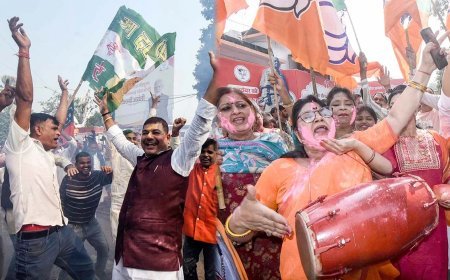 बिहार का जनादेश: एनडीए की सुनामी में ध्वस्त हुआ महागठबंधन