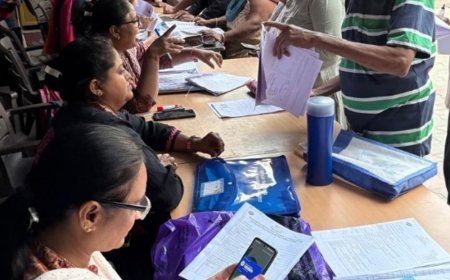 असम में वोटर लिस्ट के स्पेशल रिविजन का आदेश जारी:फाइनल सूची 10 फरवरी 2026 को जारी होगी;12 राज्यों में अब तक 49 करोड़ फॉर्म बंटे