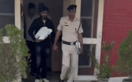 फरीदाबाद में अवैध हथियारों समते युवक गिरफ्तार:2 देसी पिस्तौल-5 कारतूस मिले, 35 हजार में यूपी से खरीदे, विरोधियों को डराने के लिए लाया