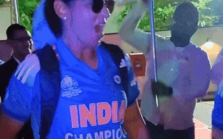 विमेंस क्रिकेट प्लेयर्स को नचाने वाला पंजाबी लड़का तेजबीर,VIDEO:वर्ल्ड कप जीतने पर हरमनप्रीत-हरलीन ने किया भंगड़ा, कैप्टन का ऐसा फैन, नाम में हरमन जोड़ा