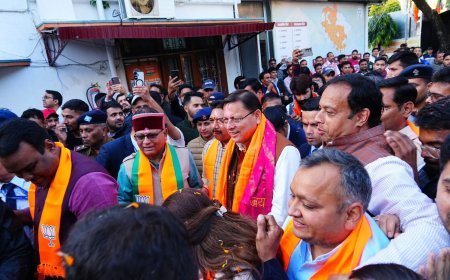 भाजपा कार्यालय, देहरादून में आयोजित विजय उत्सव में भाजपा पदाधिकारियों एवं कार्यकर्ताओं के साथ बिहार चुनाव में NDA को मिले प्रचंड बहुमत का जश्न मनाया