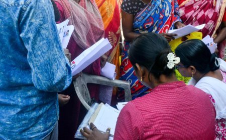 Uttar Pradesh: बहराइच में एसआईआर में लापरवाही बरतने वाले दो बीएलओ निलंबित