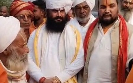 सीतापुर आश्रम में 250 बीघा जमीन पर विवाद:संतों ने सीएम से शिकायत का दिया अल्टीमेटम, थानाध्यक्ष के खिलाफ खोला मोर्चा