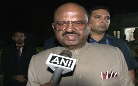 राज्यपाल बोस का बड़ा बयान: संविधान है भारत की 'लोकतांत्रिक पहचान', समय ने साबित की इसकी मजबूती