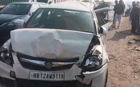 बहादुरगढ़ में 4 वाहन भिड़े, महिला समेत 3 घायल:स्कोडा की अचानक लगाई ब्रेक, कार पलटी, टायर उड़कर फ्लाईओवर से नीचे गिरा