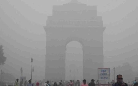 दिल्ली एनसीआर की हवा जहरीली, क्या बोलीं दिल्ली CM रेखा गुप्ता