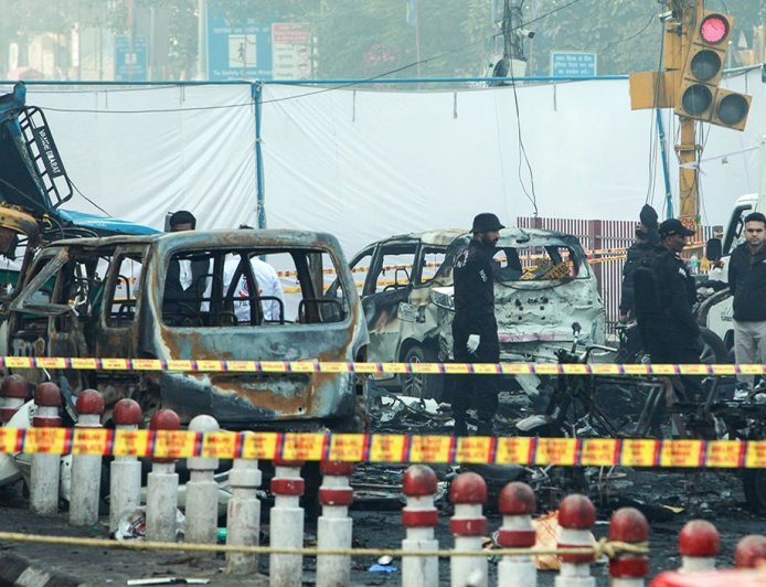 लाल किला विस्फोट के बाद उठते गंभीर सवाल