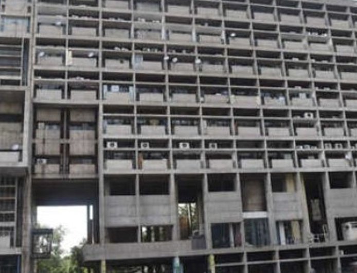 चंडीगढ़ में 10 दिन बंद रहेगी यह सड़क:निर्माण कार्य के कारण प्रशासन का अलर्ट जारी, कहा- दूसरे रास्ते से जाने की योजना बनाएं