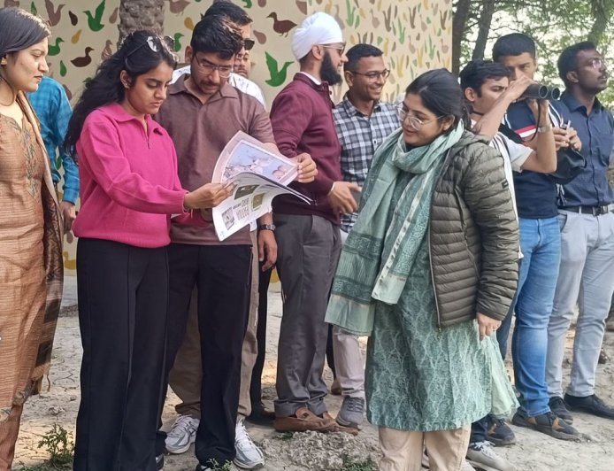 डर ट्रेनिंग आईएएस अधिकारियों ने ऐतिहासिक स्थलों का भ्रमण किया:मसूरी अकादमी के अधिकारियों ने उद्योग और पर्यावरण धरोहरें देखीं