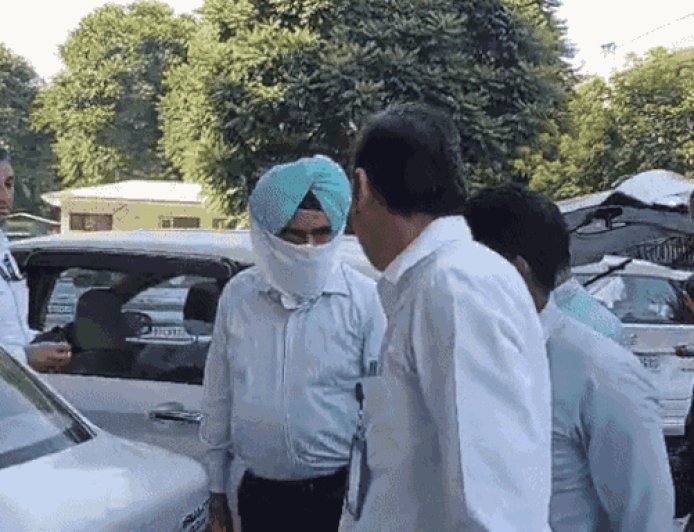 घर खर्च चलाने लिए कोर्ट पहुंचा DIG भुल्लर का परिवार:CBI ने सभी बैंक अकाउंट किए फ्रीज, चंडीगढ़ कोर्ट में 20 नवंबर को सुनवाई