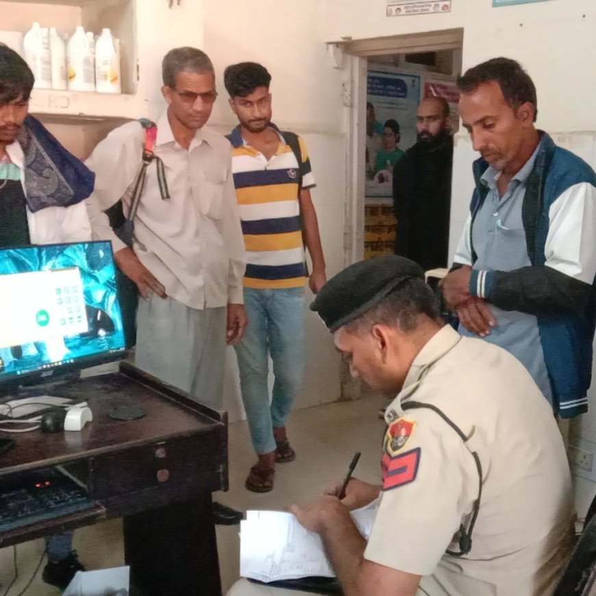 भिवानी में एक्सीडेंट में बोलेरो ड्राइवर की मौत:अचानक गाड़ी के आगे आया पशु, बेकाबू होकर खंभे से टकराई, दोस्त के साथ जा रहा