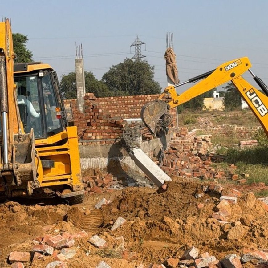 गुरुग्राम में अवैध कॉलोनियों पर चला बुलडोजर:14 एकड़ में काटी गई, DTP ने 22 डीपीसी और तीन निर्माणाधीन इमारतें ध्वस्त की