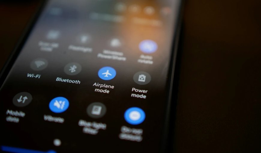 रोजाना जिंदगी में बेहद काम का है एयरप्लेन मोड! जानिए 5 ऐसे कमाल के फायदे जो कोई नहीं बताता