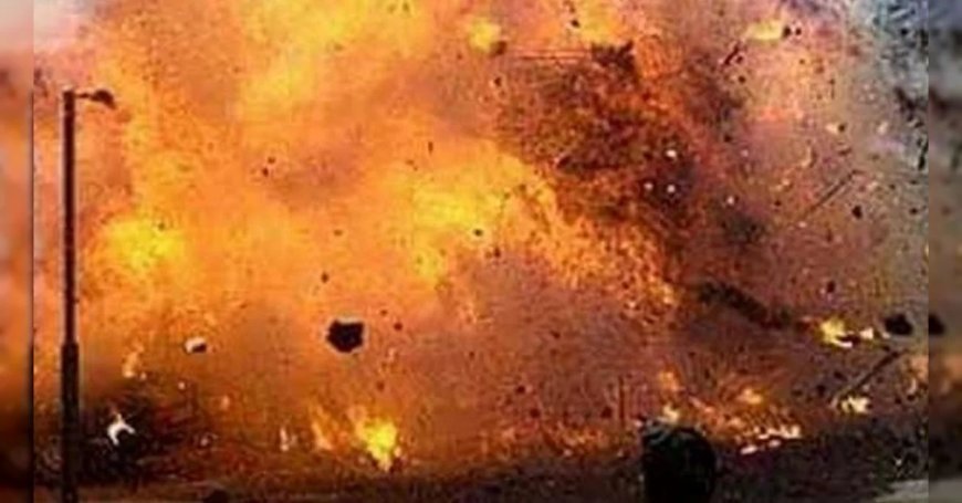 LIVE: लालकिले के पास कार में धमाका, 2 से 3 लोग घायल