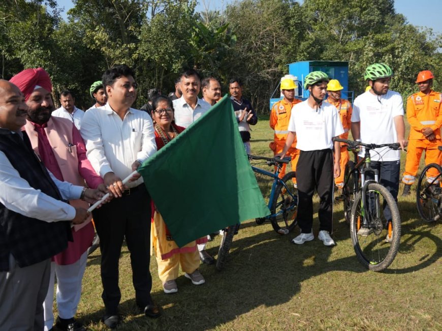 नानकमत्ता में रजत जयंती वर्ष के अवसर पर साहसिक खेलों की धूम — जिलाधिकारी ने ऑफ-रोड साइकिलिंग को हरी झंडी दिखाकर किया शुभारंभ*