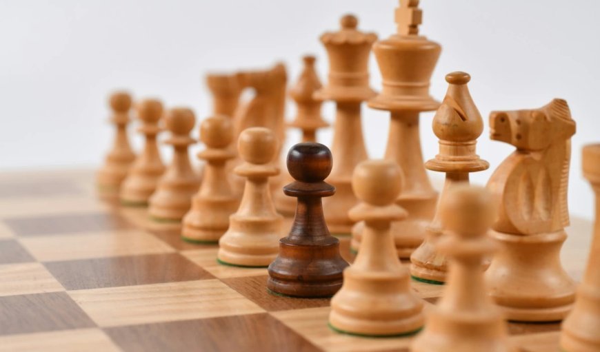 FIDE Chess World Cup 2025: तीन भारतीय खिलाड़ी बने हुए हैं दौड़ में, अर्जुन, प्रज्ञानानंदा और हरिकृष्णा का शानदार प्रदर्शन