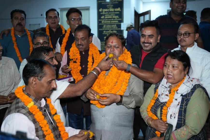 बिहार में एनडीए की शानदार जीत पर भाजपाईयों ने मनाया जश्न