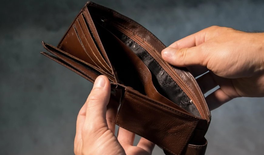 ज्योतिष अनुसार इन ग्रहों के कारण बढ़ता है कर्ज का बोझ, जानें मुक्ति के अचूक उपाय