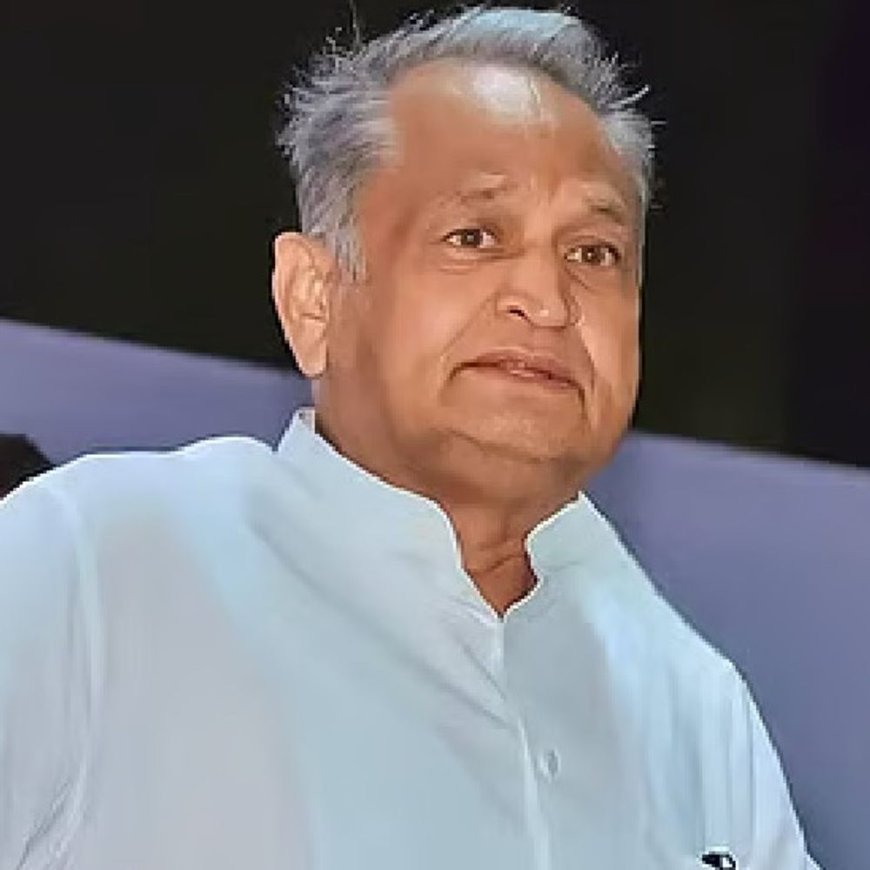 वोट चोरी का नया संस्करण हैं ‘कैश फॉर वोट’ योजनाएं:चुनाव आयोग के दोहरे रवैए पर सवाल, चुनाव से ठीक पहले पैसे भेजना सोची-समझी चाल बन गया