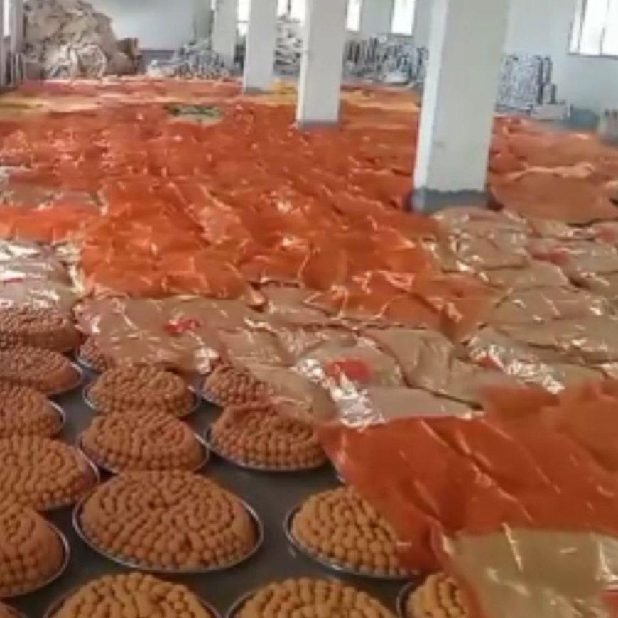 देवरहा आश्रम से अयोध्या भेजा जाएगा 505 मन लड्डू:श्रीराम मंदिर पर ध्वजारोहण के लिए तैयार हो रहा महाप्रसाद