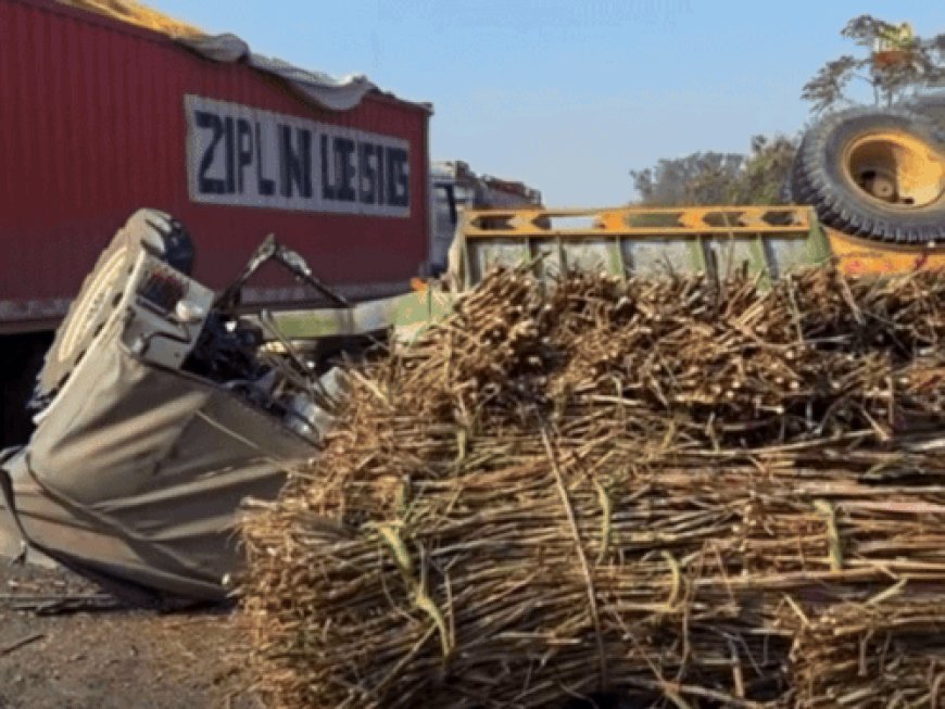 ट्रक की टक्कर से गन्ने से भरी ट्राली पलटी:करनाल हाईवे पर दो टुकड़ों में बंटा ट्रैक्टर, ड्राइवर गंभीर घायल