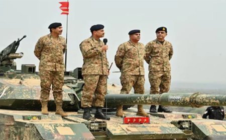 भारत के साथ युद्ध के लिए तरस रहे मुनीर, कट्टरपंथी आर्मी चीफ की इमरान की बहन ने खोली पोल