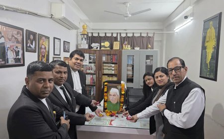 बहादुरगढ़ में वकीलों ने मनाया अधिवक्ता दिवस:डॉ. राजेंद्र प्रसाद को श्रद्धांजलि अर्पित की, बोले- लोकतंत्र की सशक्त नींव रखने में योगदान दिया