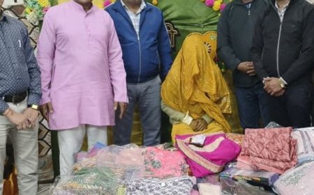 युवा शक्ति संगठन ने कन्या के विवाह में किया सहयोग:संगठन ने परिवार को उपहार सामग्री और 2300 रुपए नकद प्रदान किए